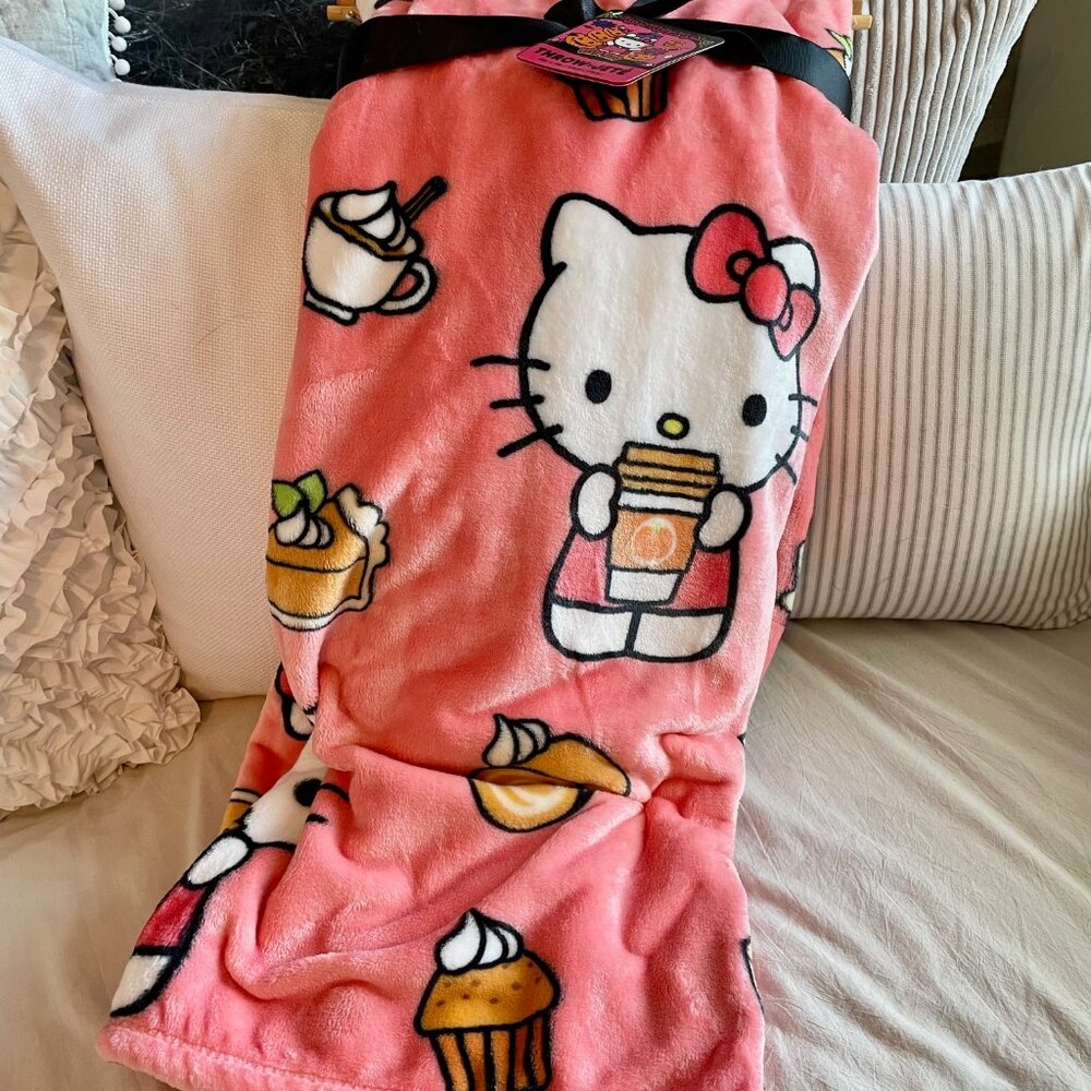 NEW WITH TAGS Fall Autumn Hello Kitty Pink Pumpkin Spice Latte Throw Blanket